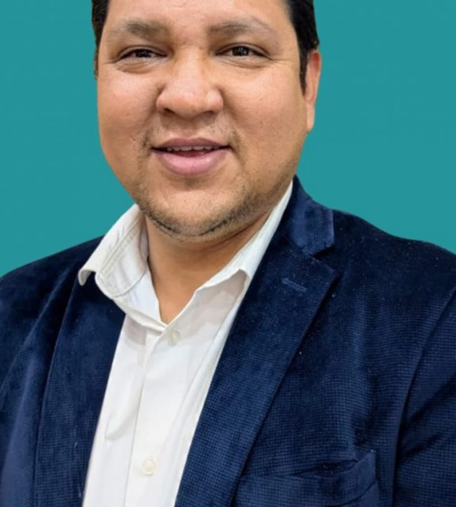 Dr. Pawan Mahat, Vitreo-Retina & Cataract Surgeon